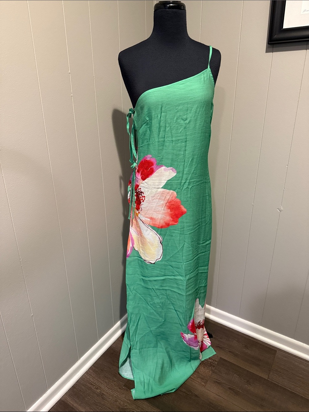B42 Hutch Women’s Medium Green Maxi Dress with Red and White Floral Accents